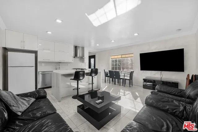 $1,595,000 | 2640 North Keystone Street, Burbank, CA 91504