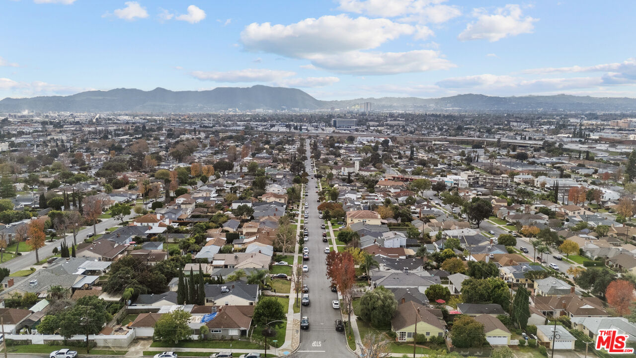 2640 North Keystone Street Burbank, CA 91504 - Photo 2 of 26