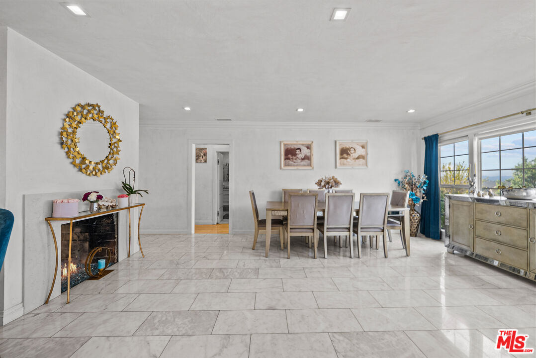 2640 North Keystone Street Burbank, CA 91504 - Photo 4 of 26