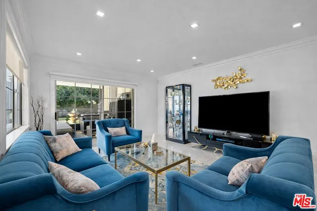 $1,595,000 | 2640 North Keystone Street, Burbank, CA 91504
