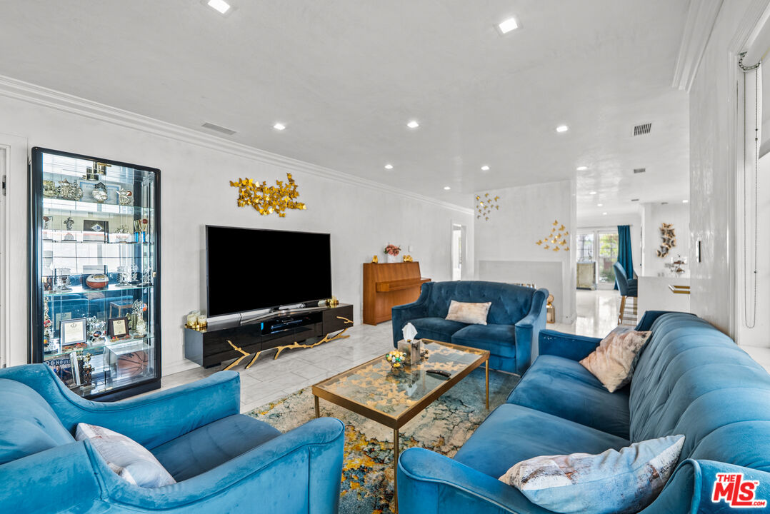 2640 North Keystone Street Burbank, CA 91504 - Photo 9 of 26