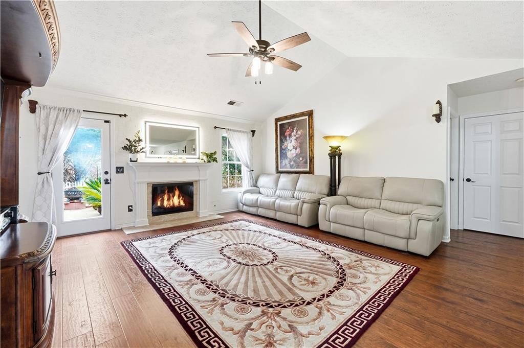 5648 Post Mill Court Buford, GA 30518 - Photo 4 of 45