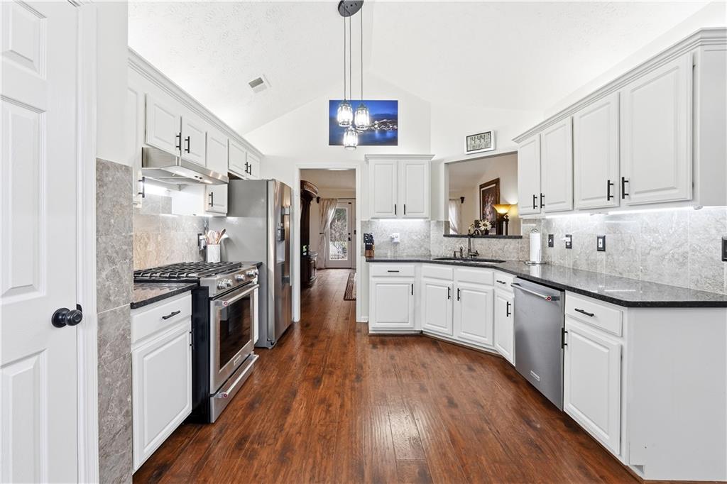 5648 Post Mill Court Buford, GA 30518 - Photo 9 of 45