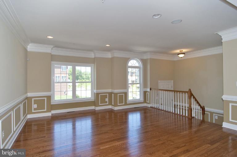 4031 Ranch Road Upper Marlboro, MD 20772 - Photo 5 of 12 Bradbury Living Room