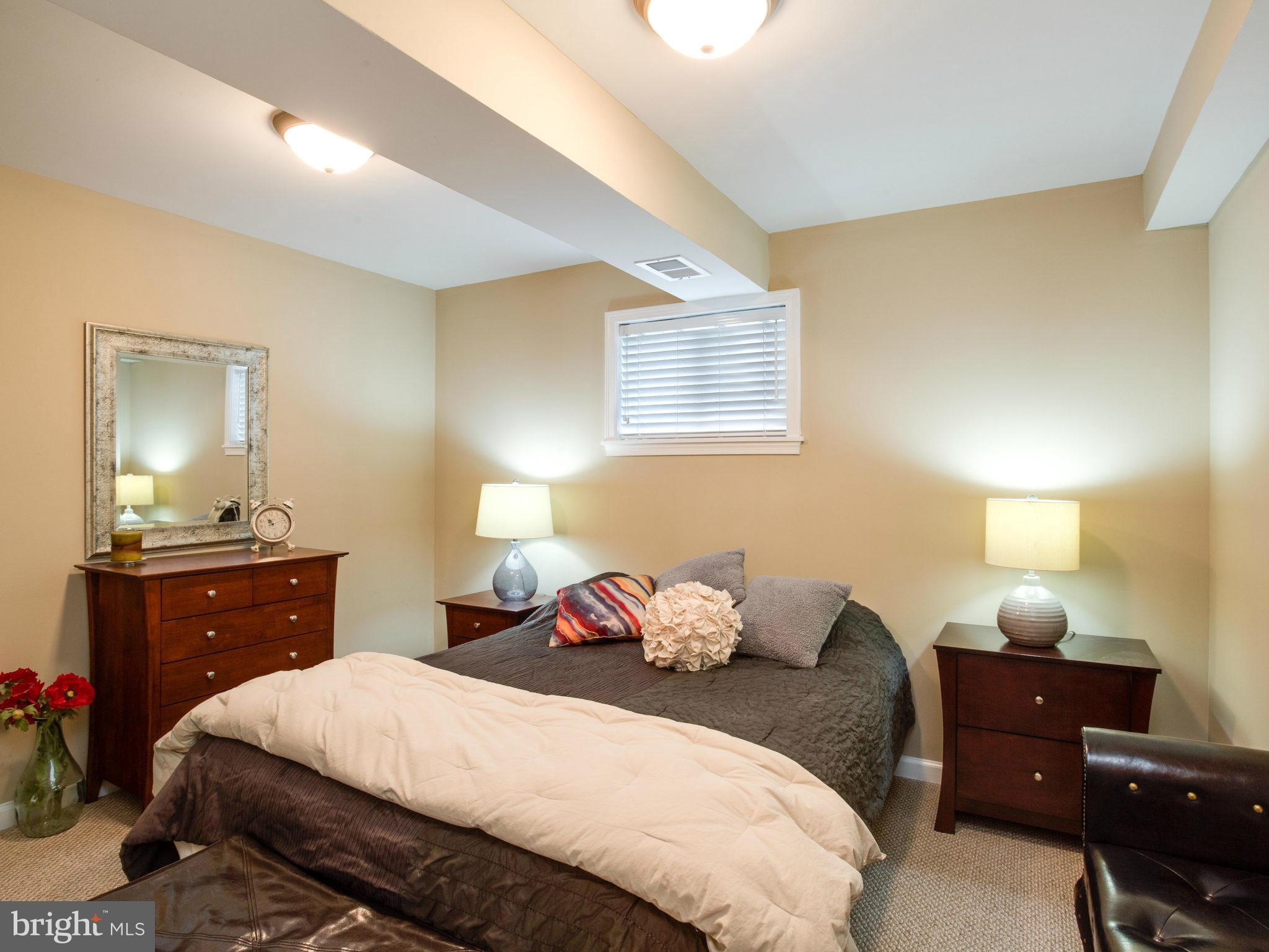 7114 Evanston Road Springfield, VA 22150 - Photo 27 of 30 Bedroom