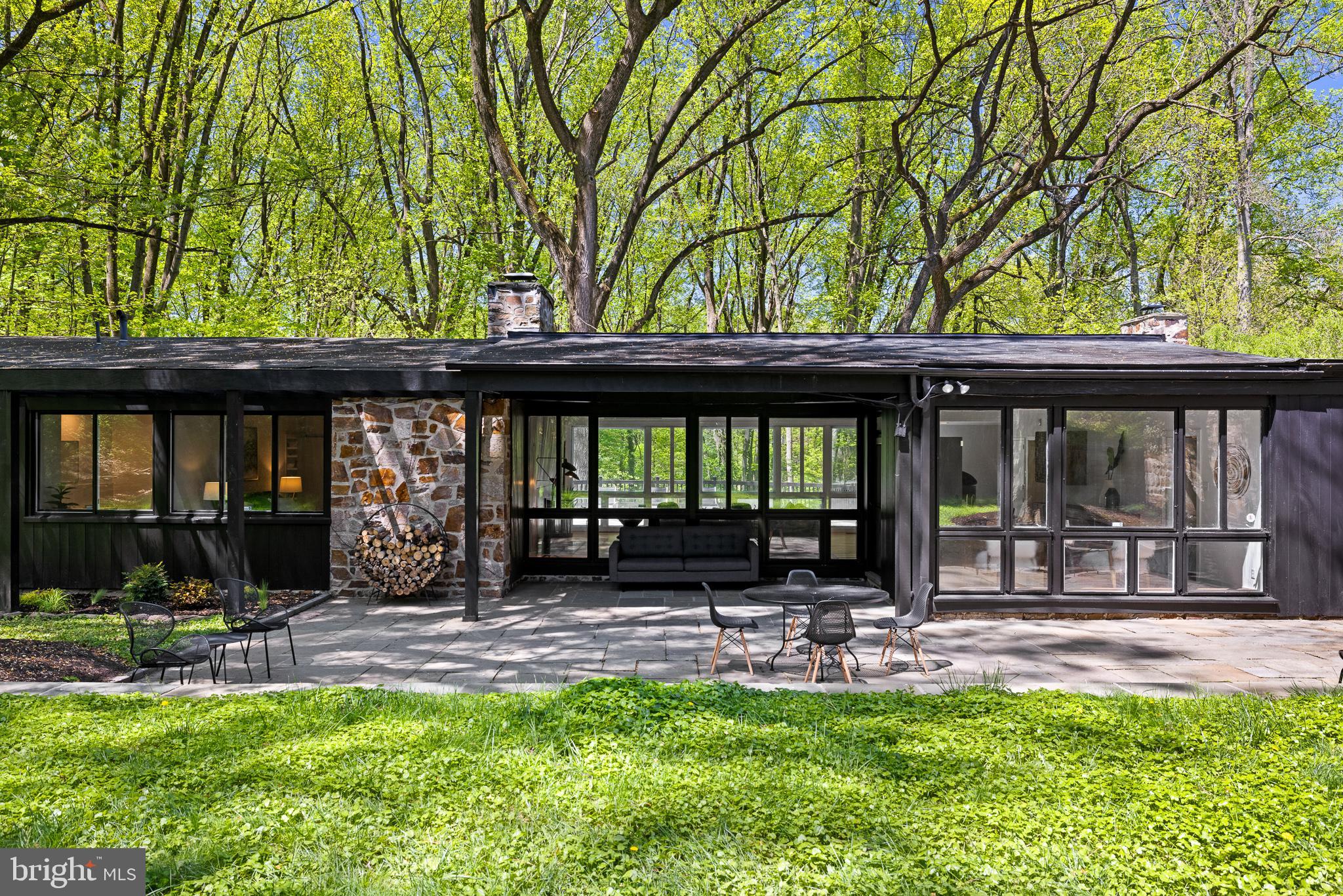 4030 Apalogen Road Philadelphia, PA 19129 - Photo 3 of 127