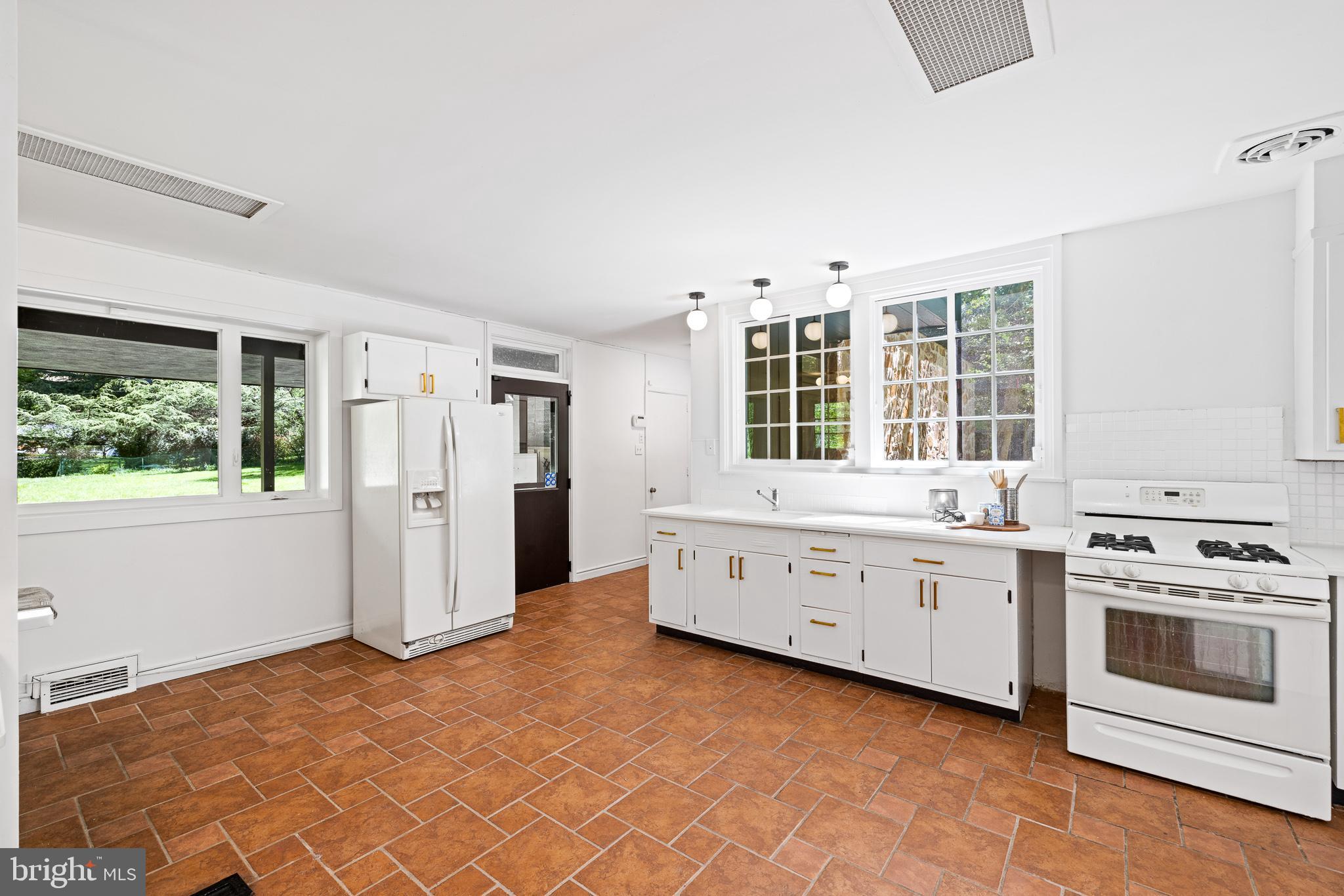 4030 Apalogen Road Philadelphia, PA 19129 - Photo 65 of 127