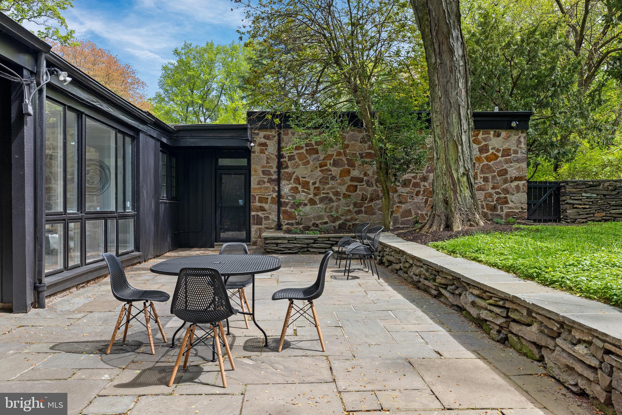 4030 Apalogen Road Philadelphia, PA 19129 - Photo 80 of 127