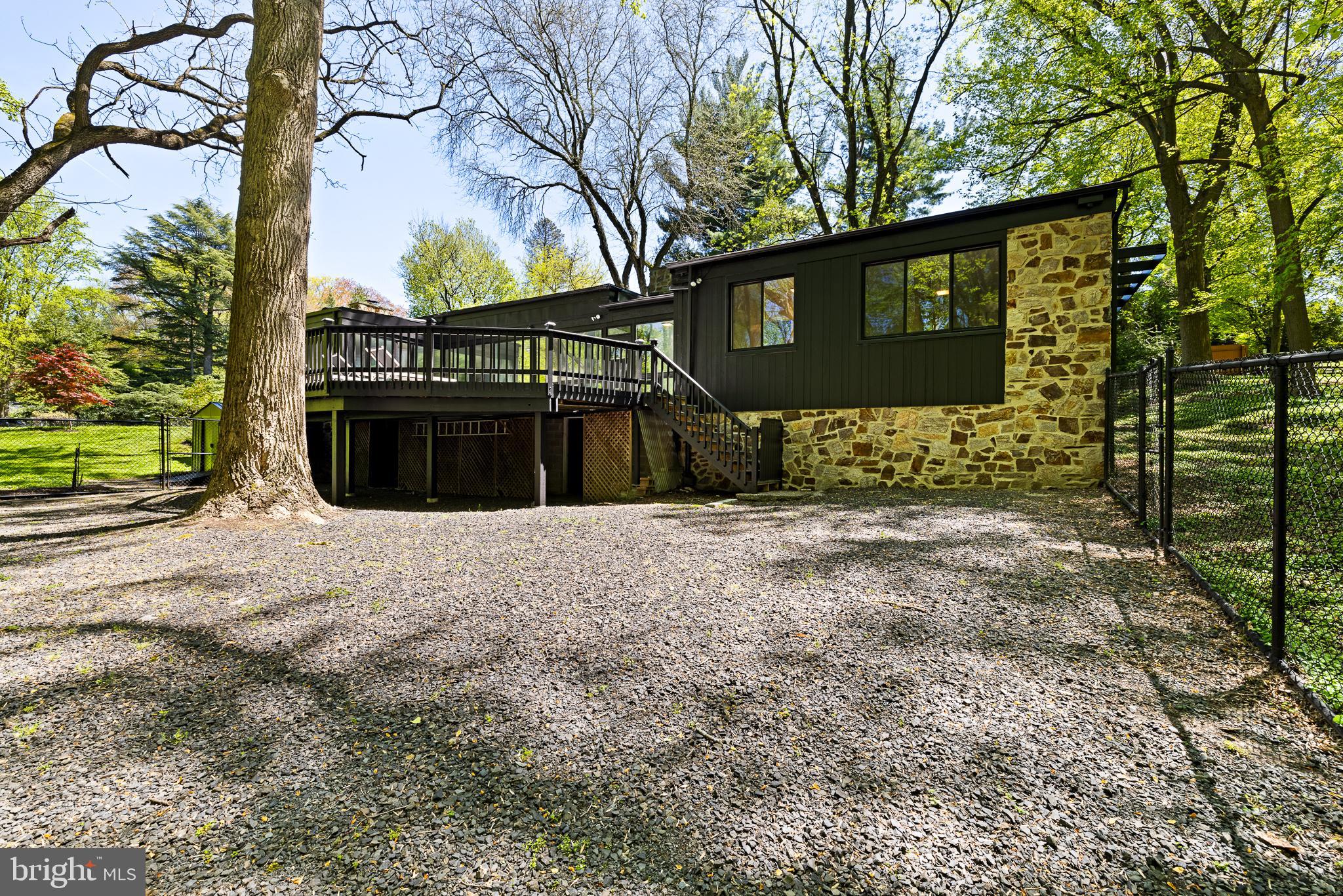 4030 Apalogen Road Philadelphia, PA 19129 - Photo 99 of 127