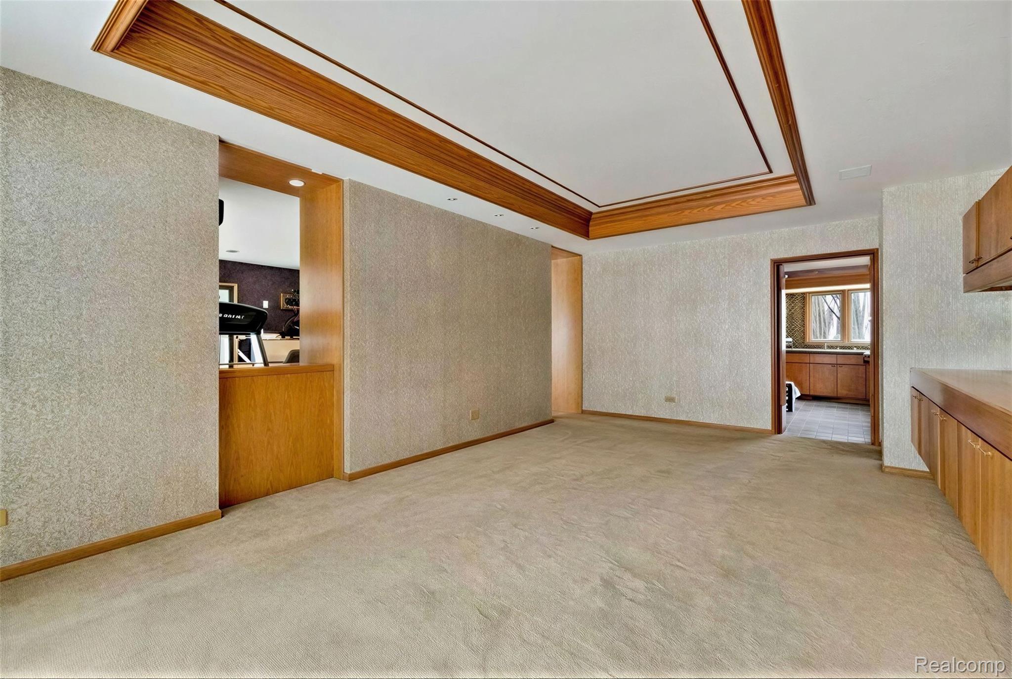 2551 Patterson Lk Road Pinckney, MI 48169 - Photo 29 of 95 Formal dining room