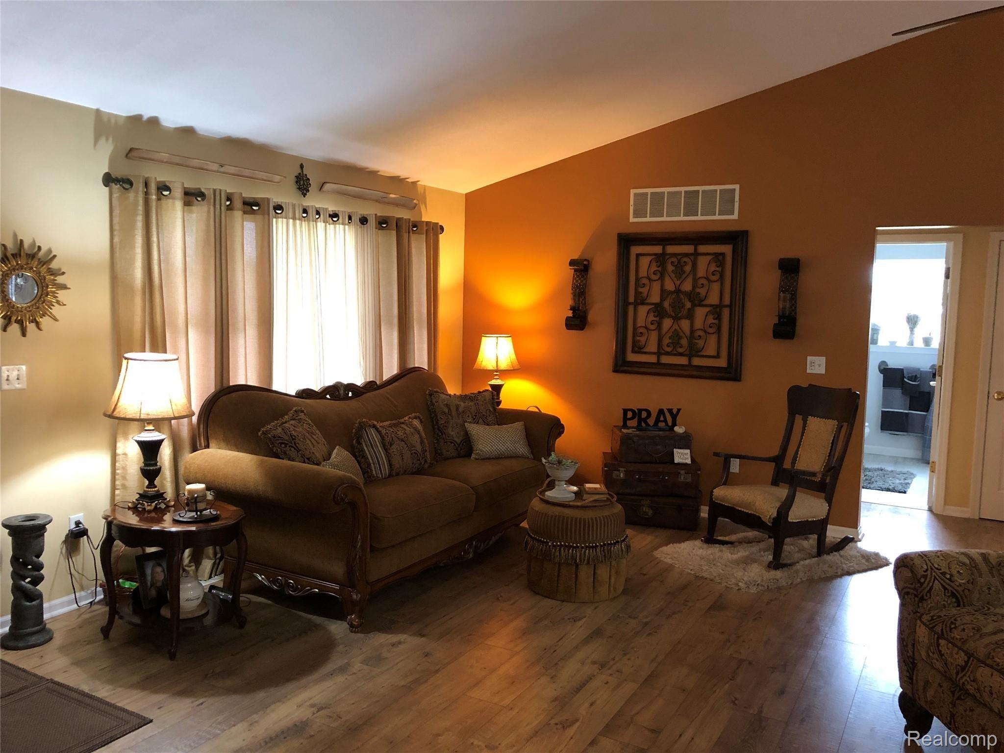 5312 North Webster Road Flint, MI 48504 - Photo 14 of 66 m31oDEr5RQWjwXDIm+6R%A.jpg
