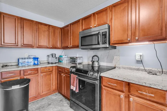 $399,999 | 402 Jamestown Drive, Summerville, SC 29486