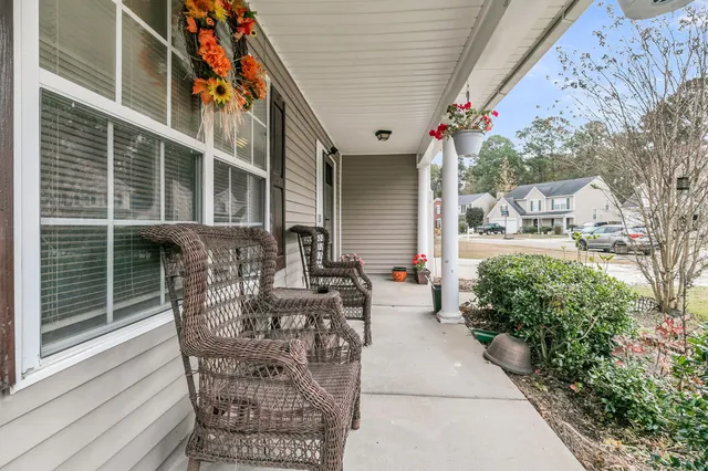 $399,999 | 402 Jamestown Drive, Summerville, SC 29486