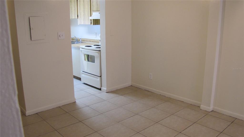 5122 Temple Heights Road, Unit C Tampa, FL 33617 - Photo 4 of 17