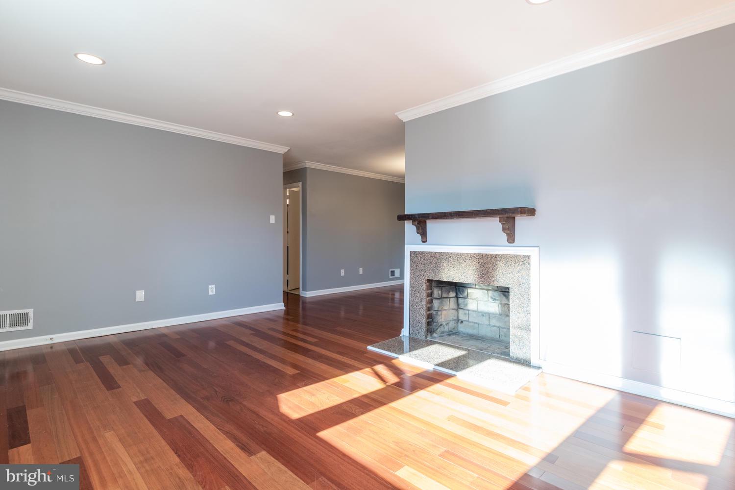 7214 Doncaster Street Springfield, VA 22150 - Photo 3 of 30 Gallery Image 3