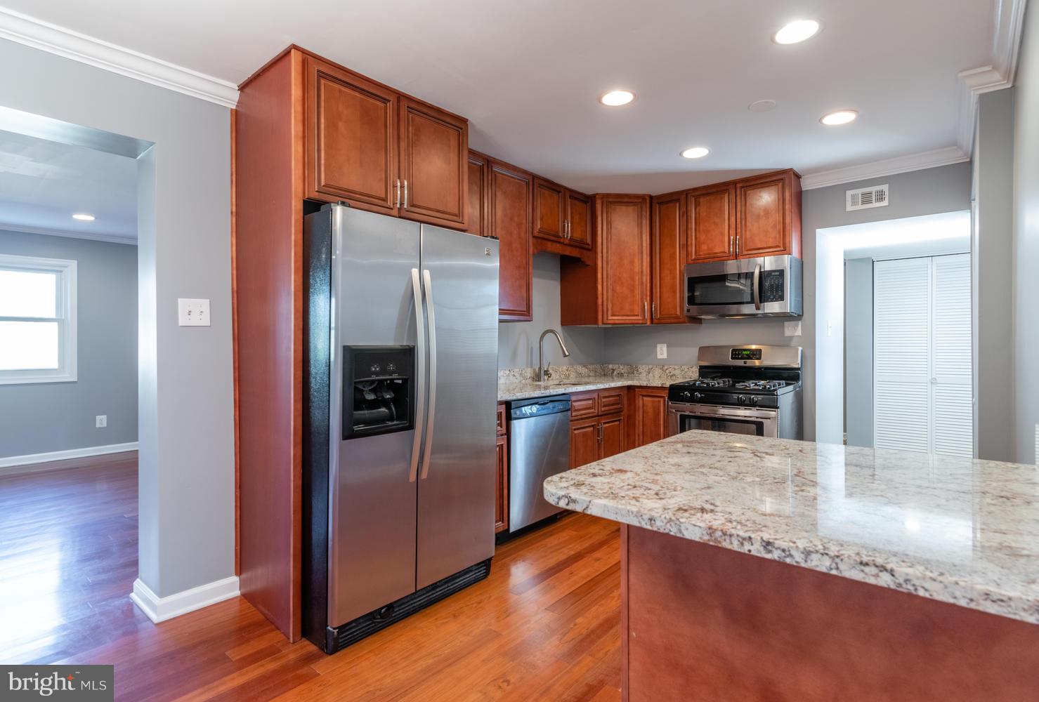 7214 Doncaster Street Springfield, VA 22150 - Photo 6 of 30 Gallery Image 6