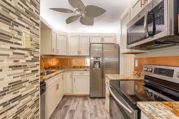 $2,500 | 202 Sparrow Drive, Unit 1, Royal Palm Beach, FL 33411