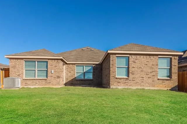 $2,190 | 108 Magnolia Drive, Sanger, TX 76266