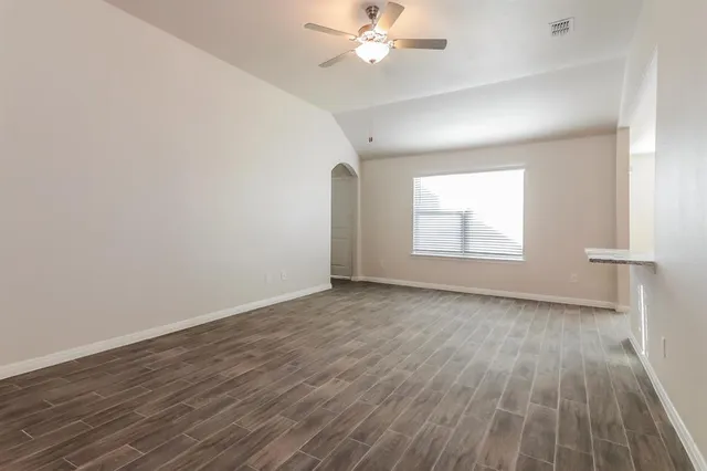 $2,190 | 108 Magnolia Drive, Sanger, TX 76266