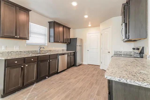 $2,190 | 108 Magnolia Drive, Sanger, TX 76266