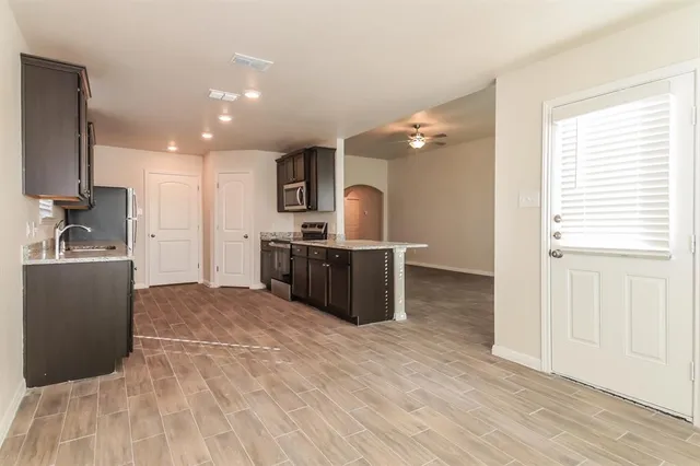 $2,190 | 108 Magnolia Drive, Sanger, TX 76266