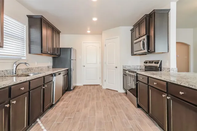 $2,190 | 108 Magnolia Drive, Sanger, TX 76266