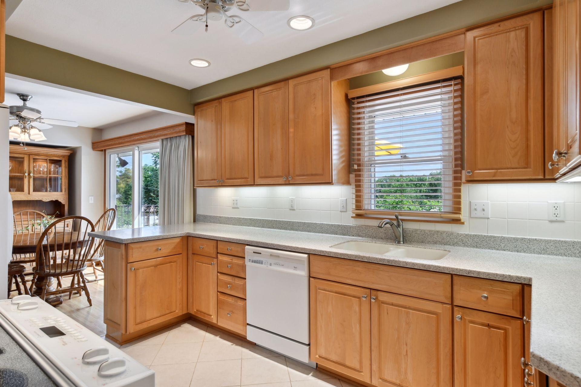 8818 Zenith Road Bloomington, MN 55431 - Photo 11 of 33