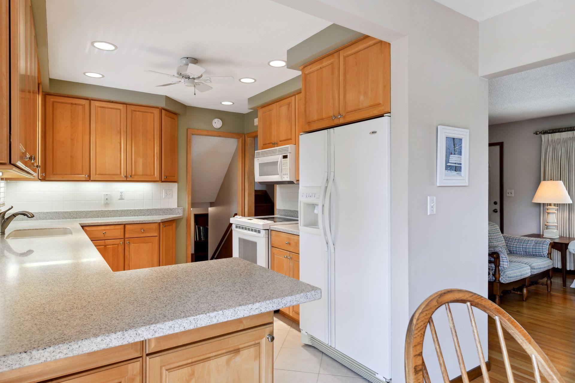 8818 Zenith Road Bloomington, MN 55431 - Photo 12 of 33