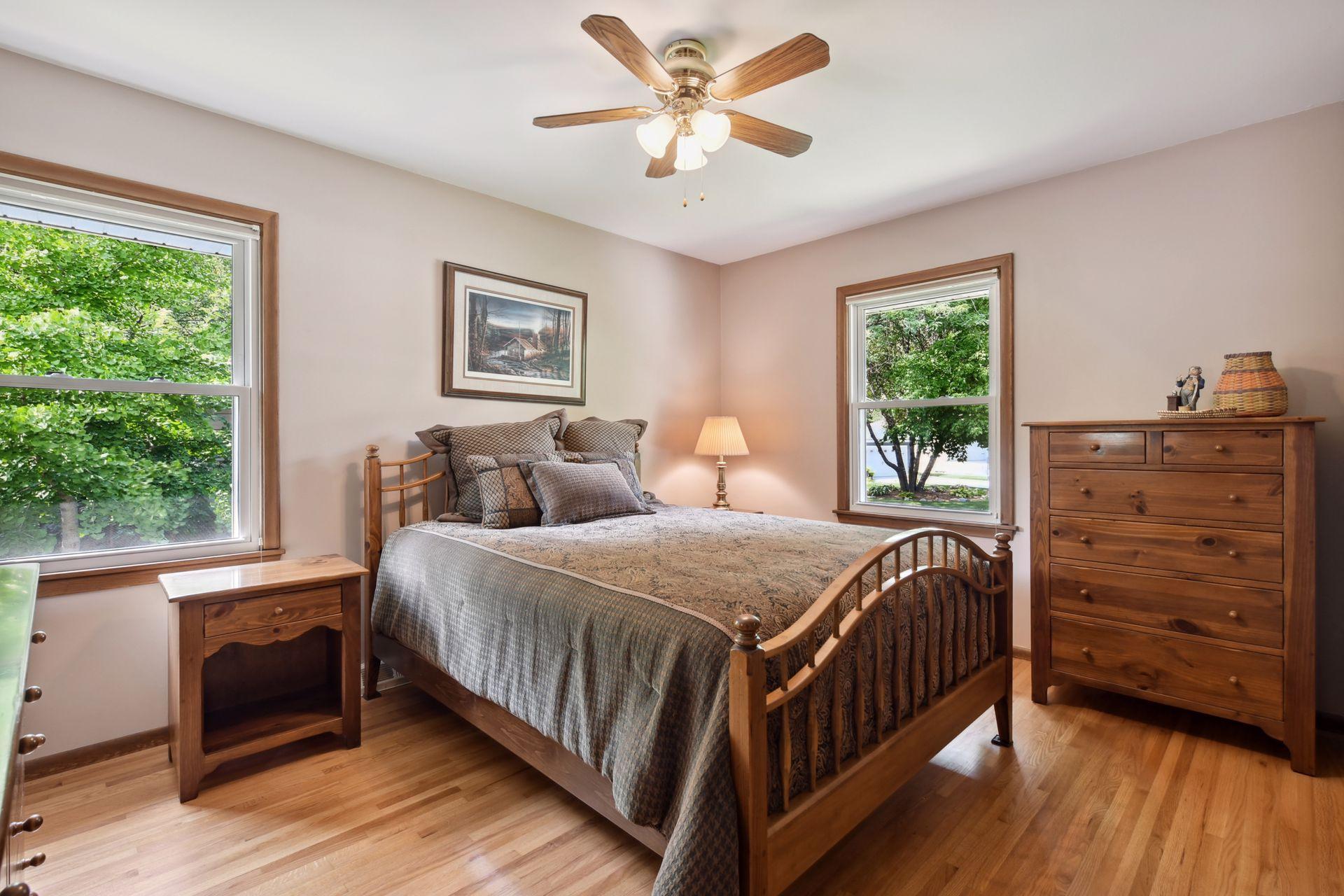 8818 Zenith Road Bloomington, MN 55431 - Photo 15 of 33