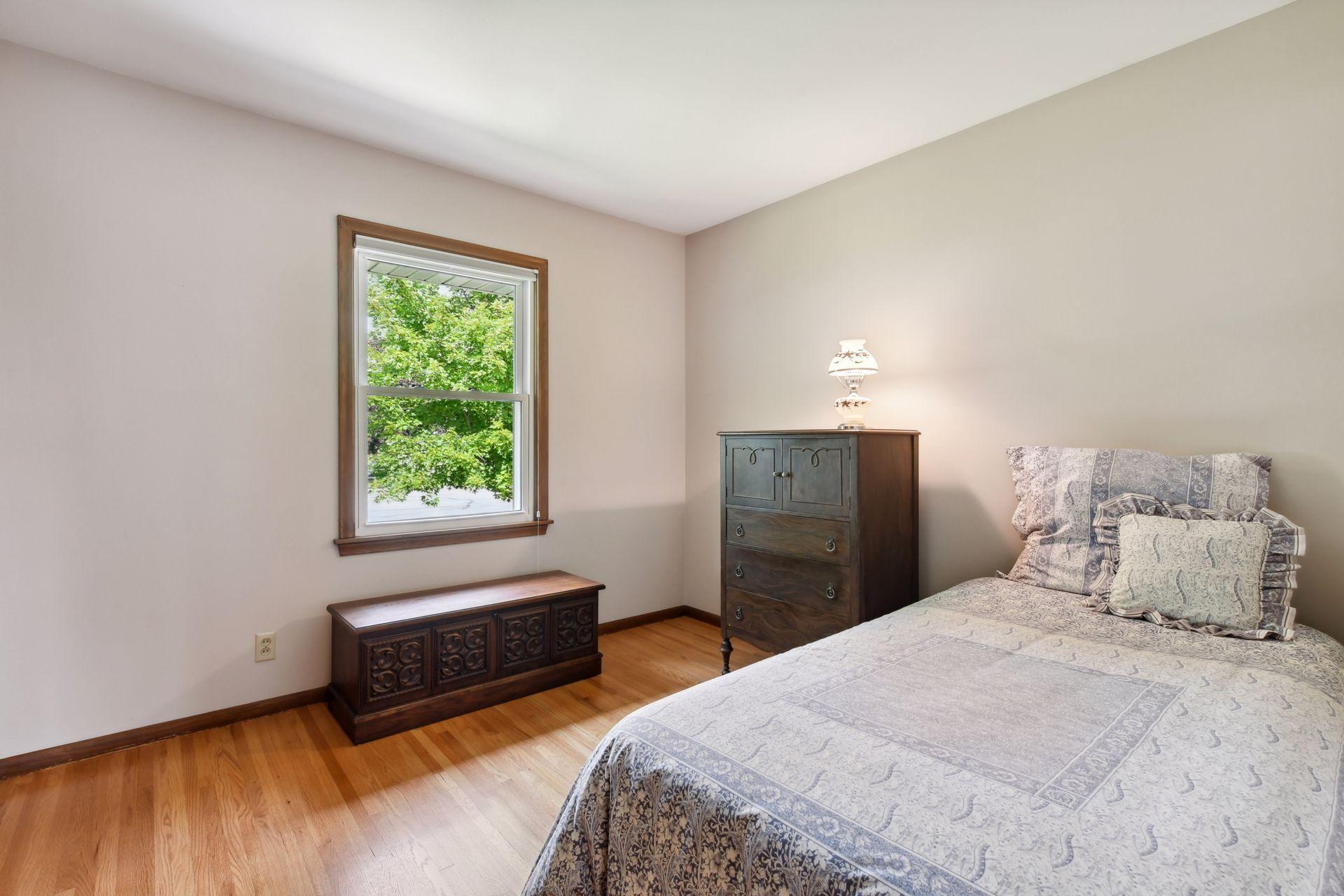 8818 Zenith Road Bloomington, MN 55431 - Photo 17 of 33