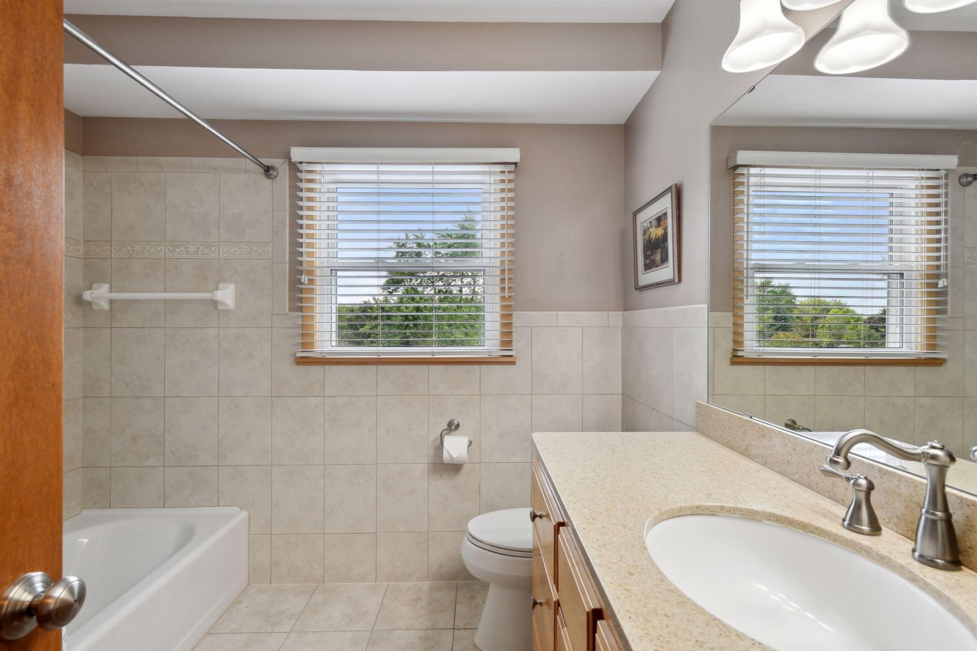 8818 Zenith Road Bloomington, MN 55431 - Photo 19 of 33