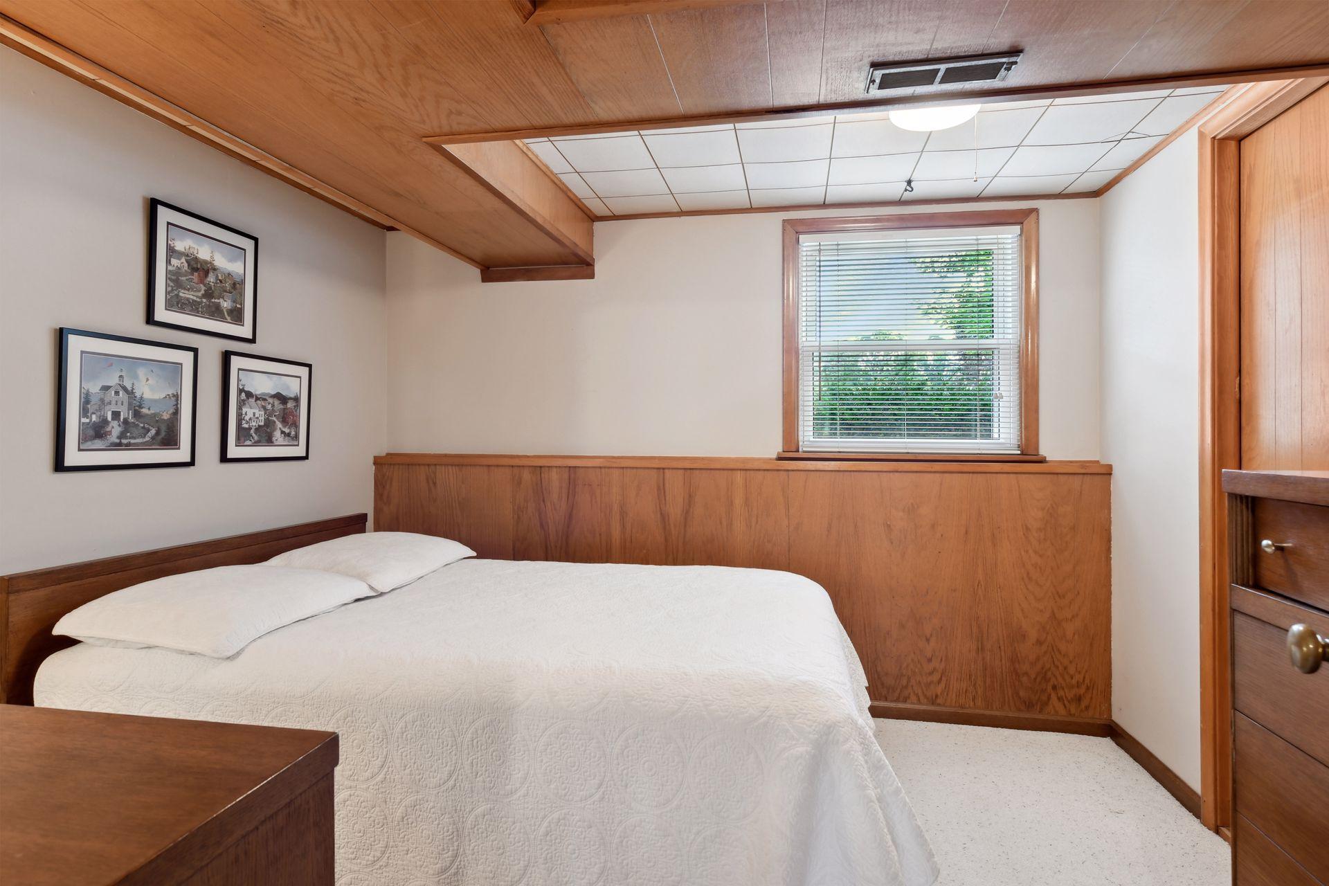 8818 Zenith Road Bloomington, MN 55431 - Photo 23 of 33