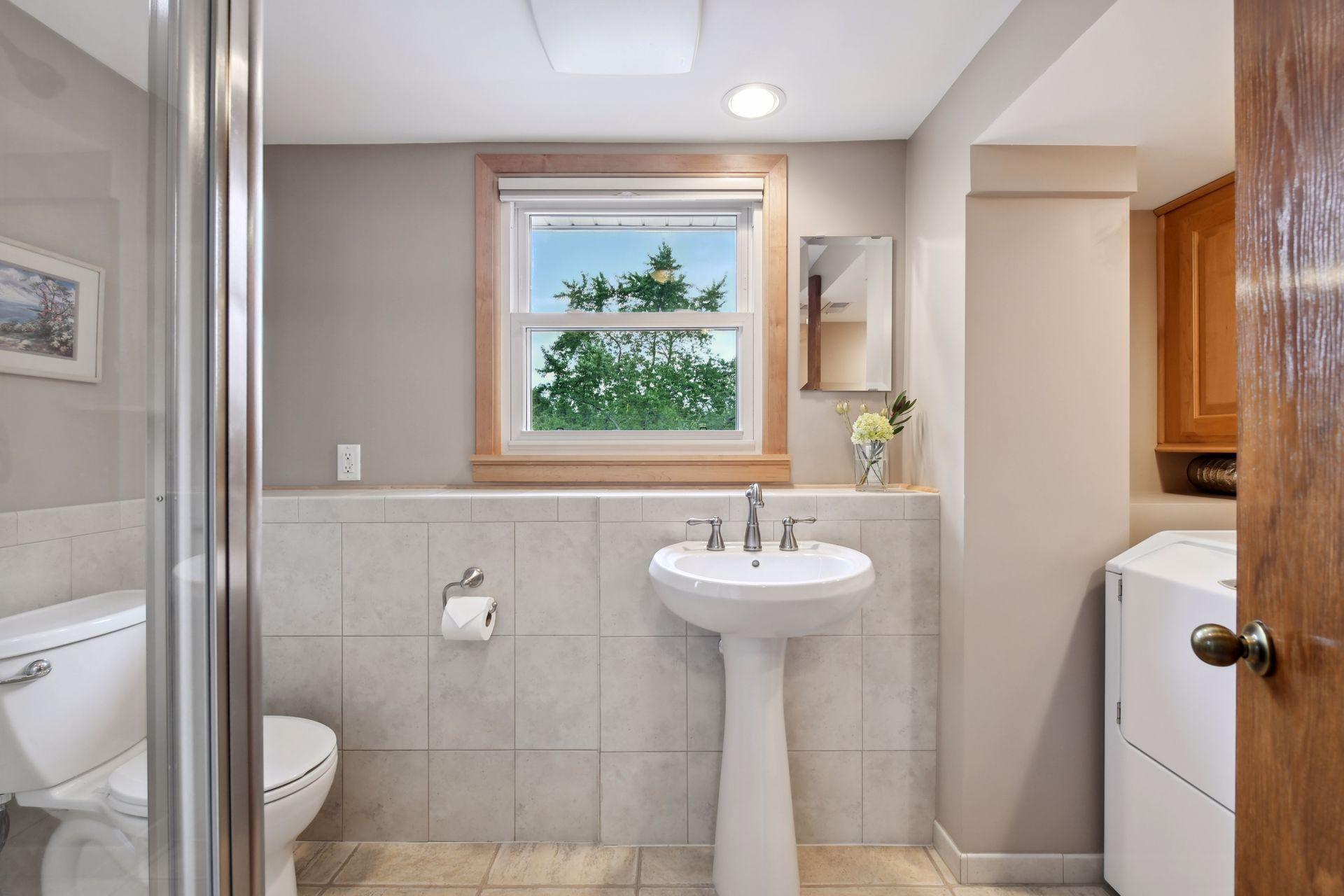 8818 Zenith Road Bloomington, MN 55431 - Photo 27 of 33