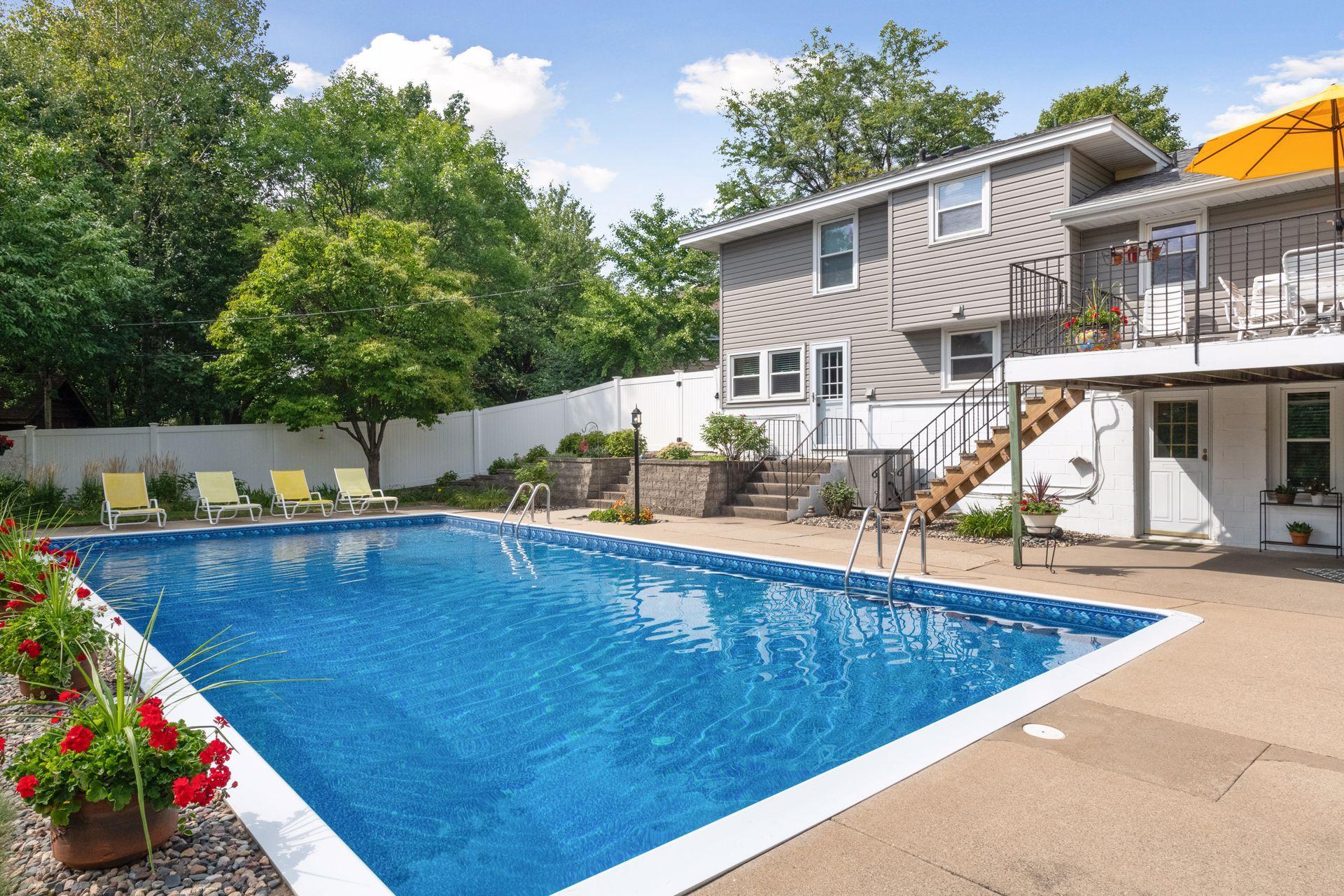 8818 Zenith Road Bloomington, MN 55431 - Photo 3 of 33