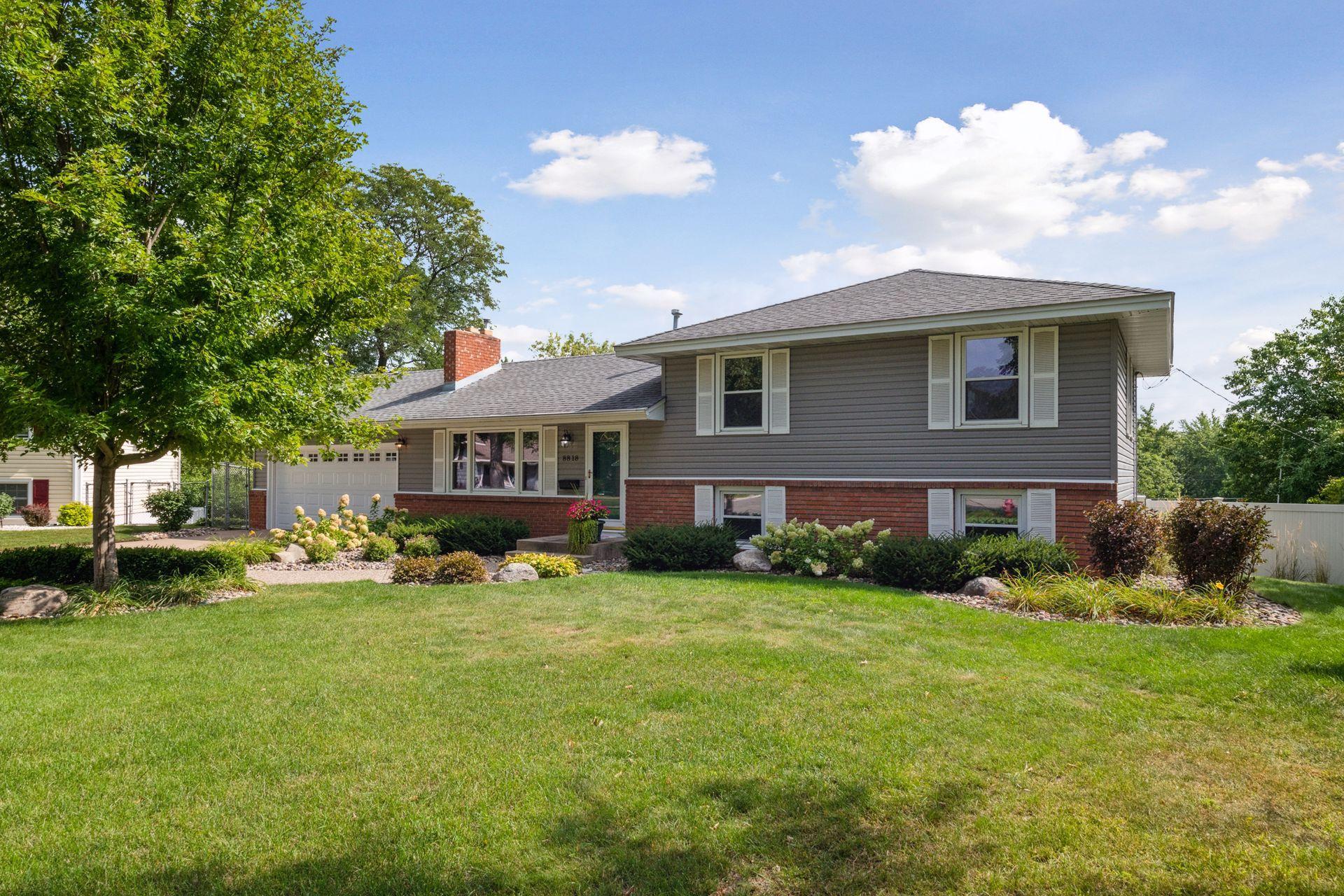 8818 Zenith Road Bloomington, MN 55431 - Photo 4 of 33