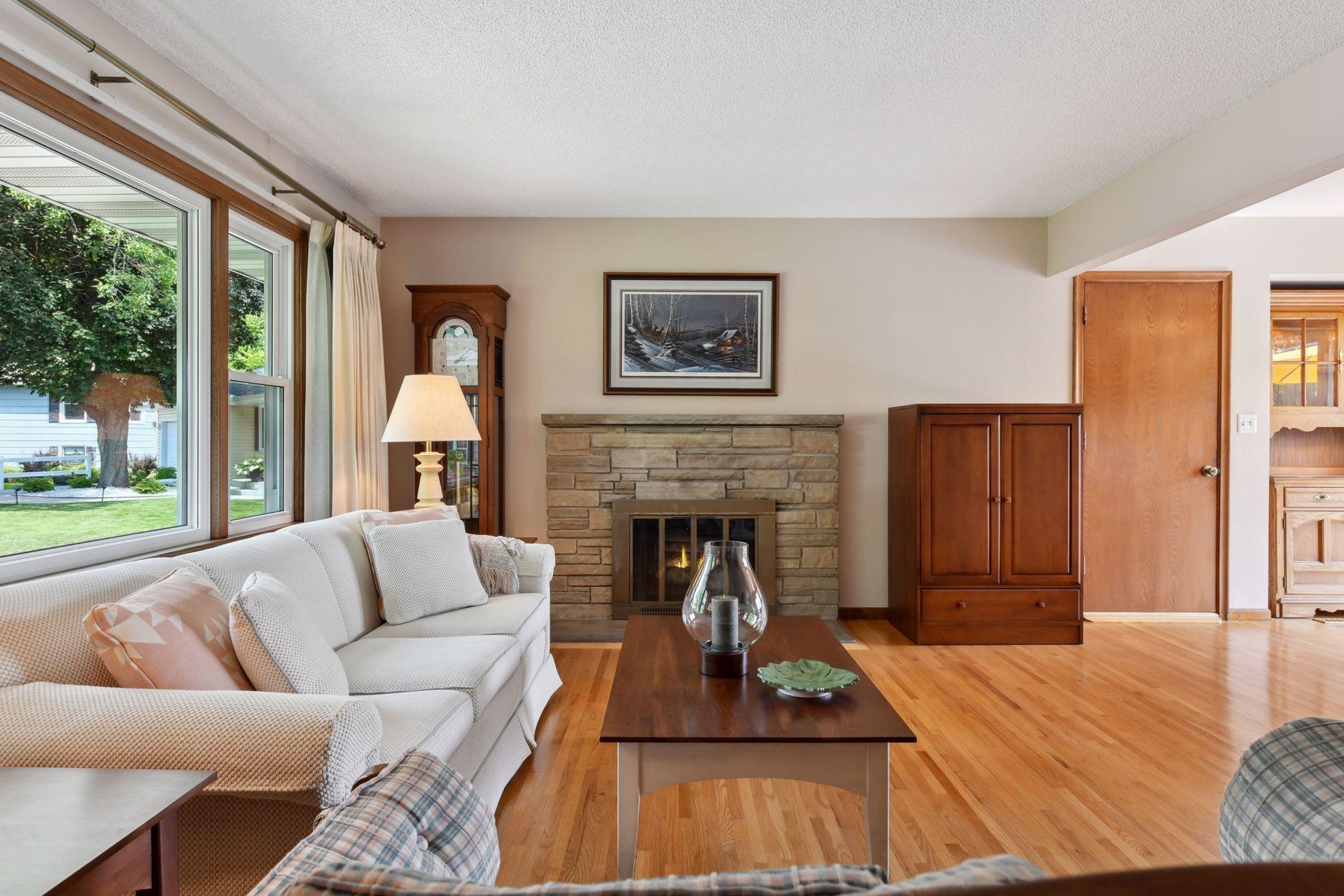 8818 Zenith Road Bloomington, MN 55431 - Photo 6 of 33