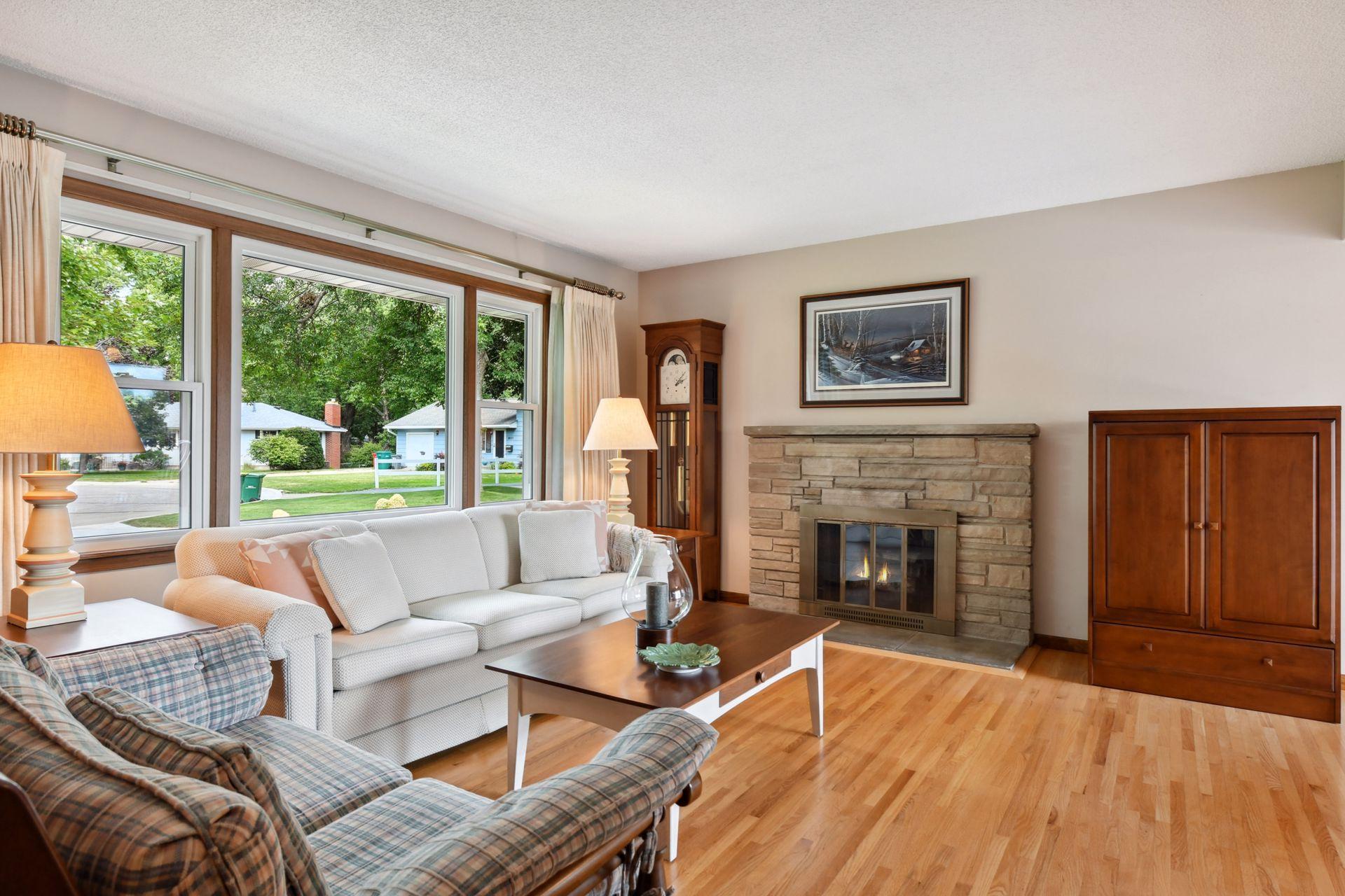 8818 Zenith Road Bloomington, MN 55431 - Photo 7 of 33