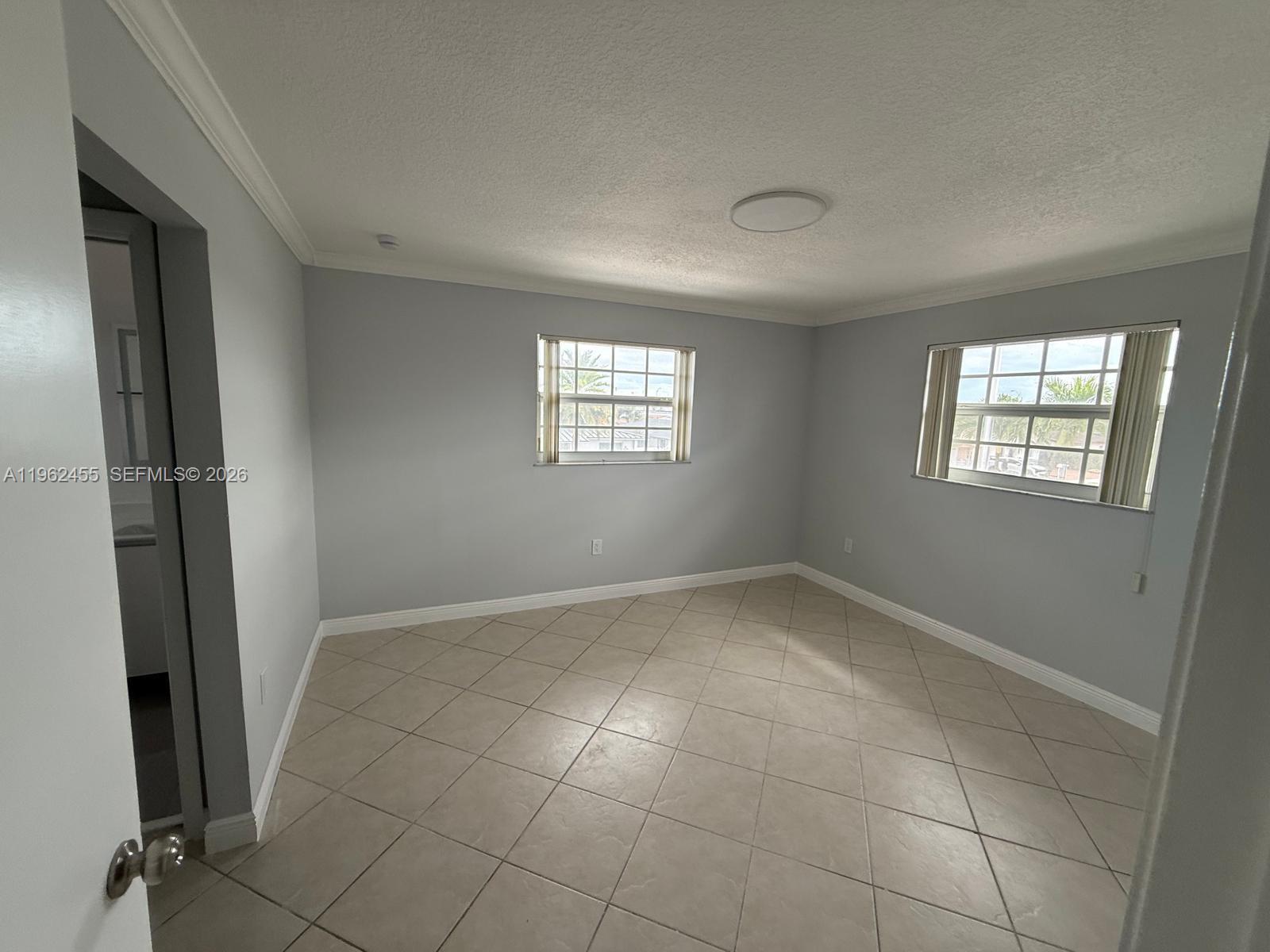 948 East 47th Street Hialeah, FL 33013 - Photo 13 of 17