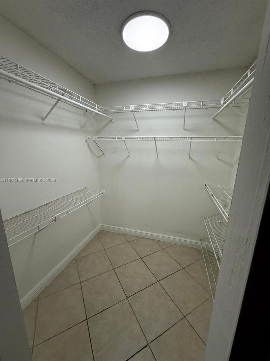 948 East 47th Street Hialeah, FL 33013 - Photo 14 of 17