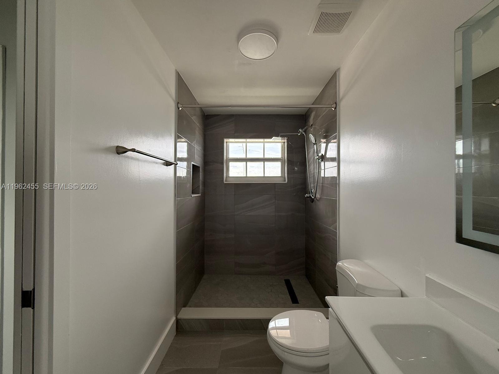 948 East 47th Street Hialeah, FL 33013 - Photo 15 of 17