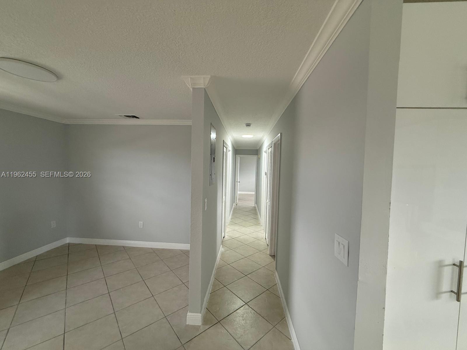 948 East 47th Street Hialeah, FL 33013 - Photo 7 of 17