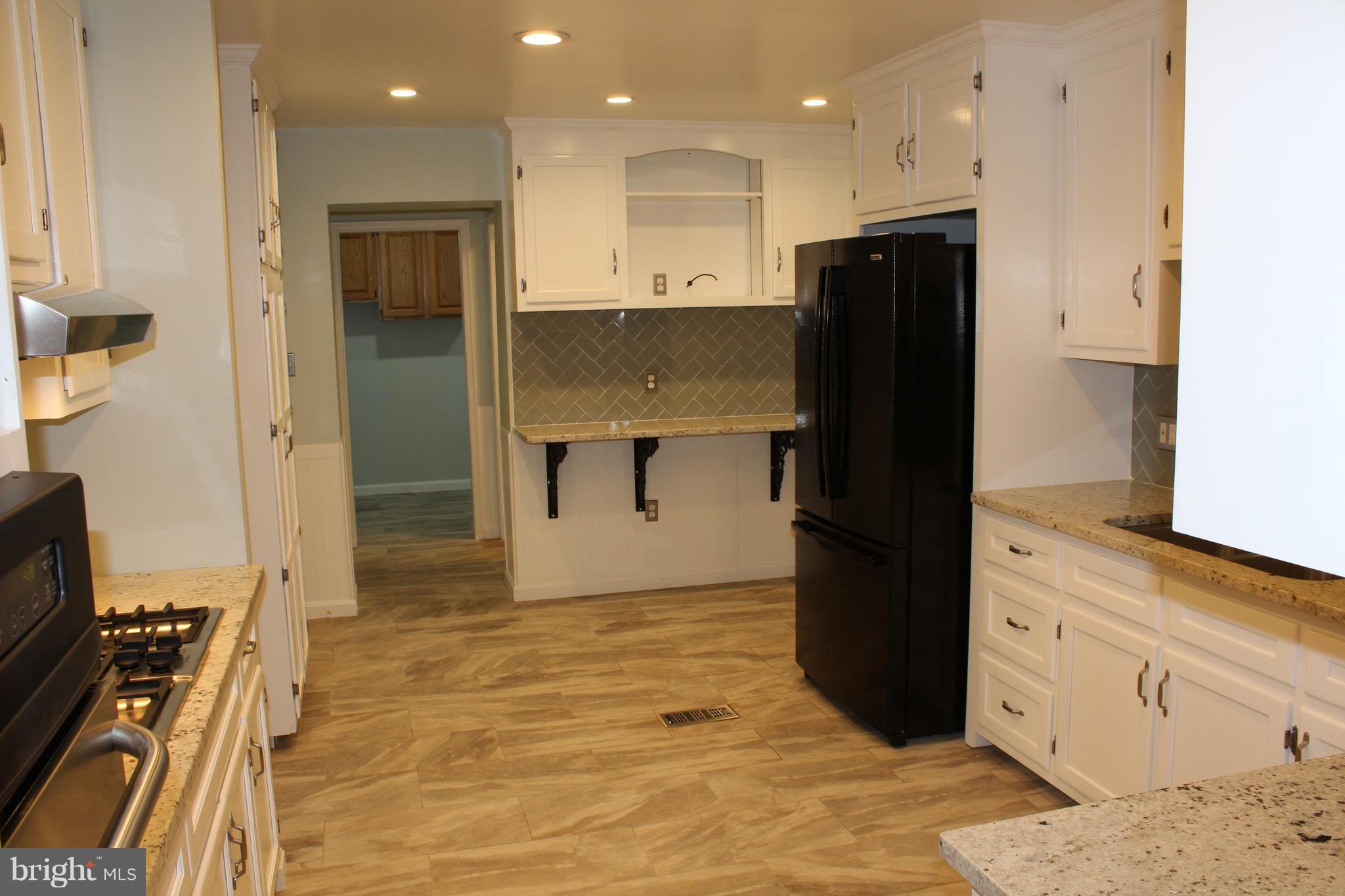6816 Rolling Road Springfield, VA 22152 - Photo 2 of 18 Butlers pantry