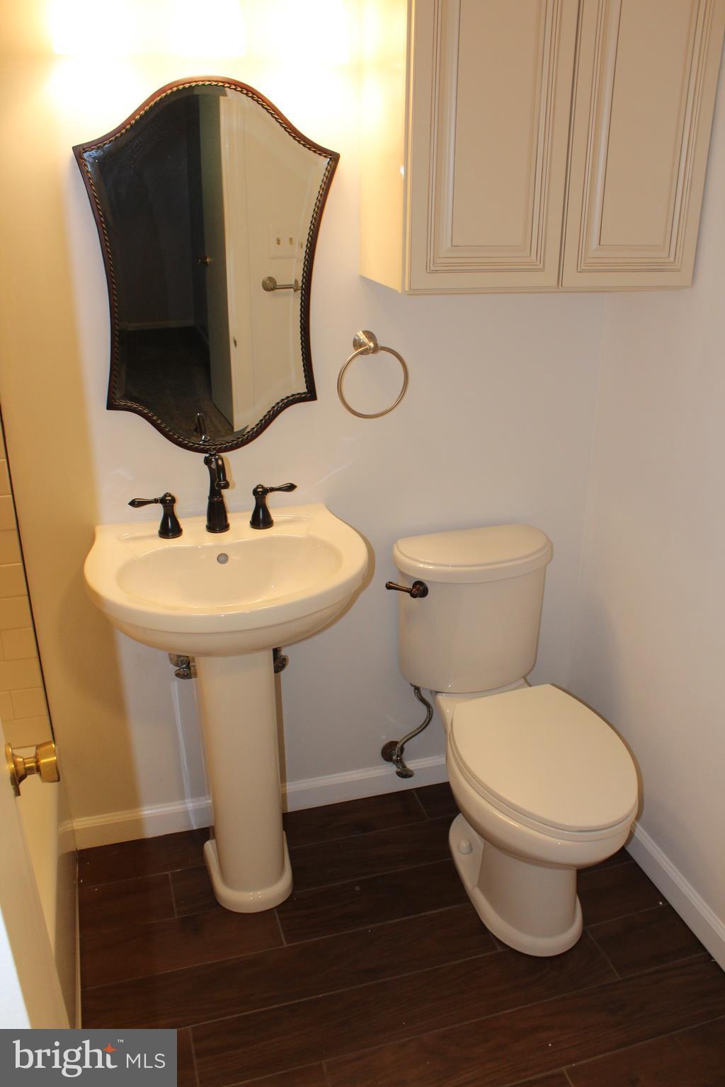 6816 Rolling Road Springfield, VA 22152 - Photo 8 of 18 Bath