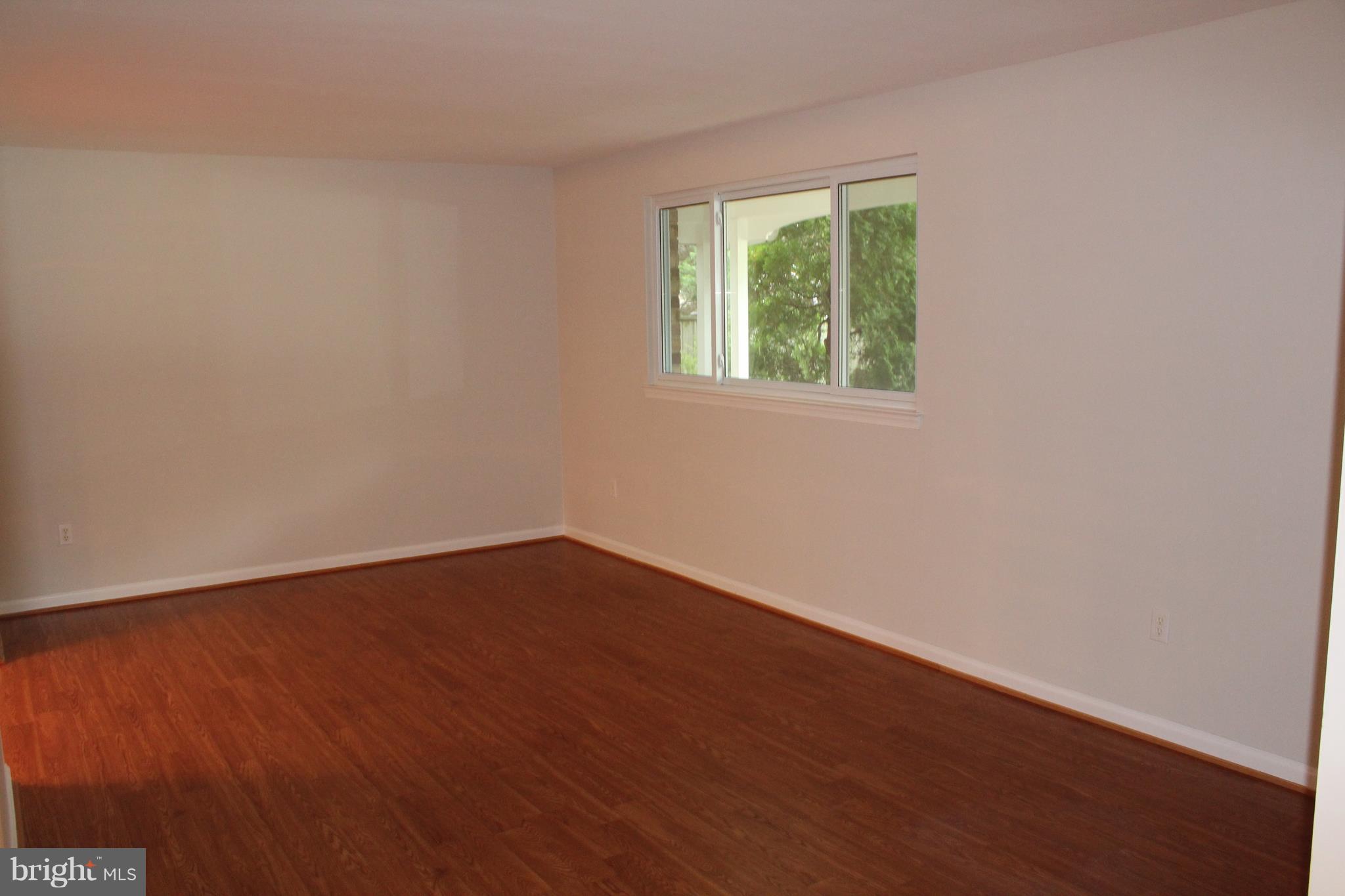 6816 Rolling Road Springfield, VA 22152 - Photo 10 of 18 Living Room