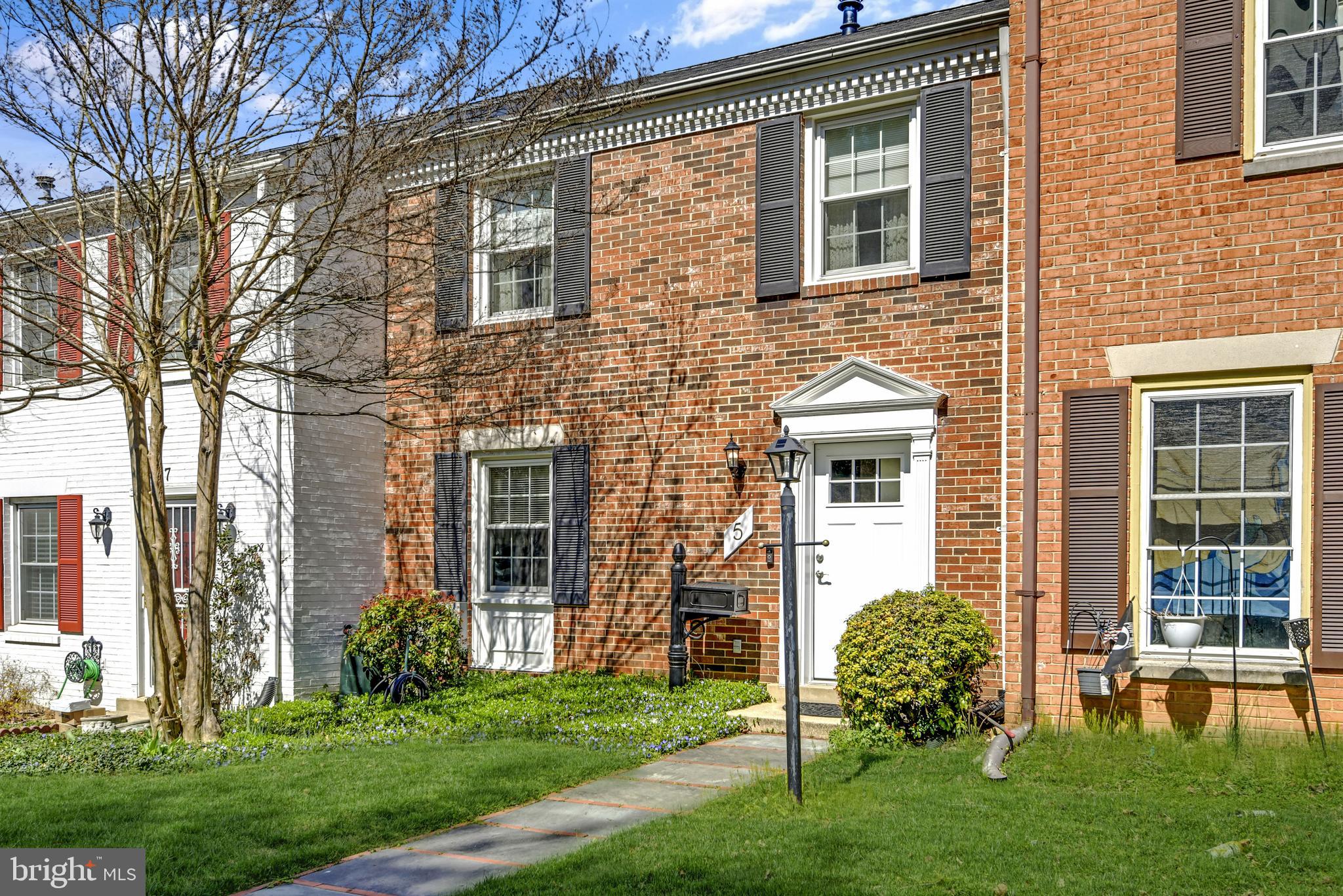 5 Rye Court Gaithersburg, MD 20878 - Photo 3 of 32 Gallery Image 3