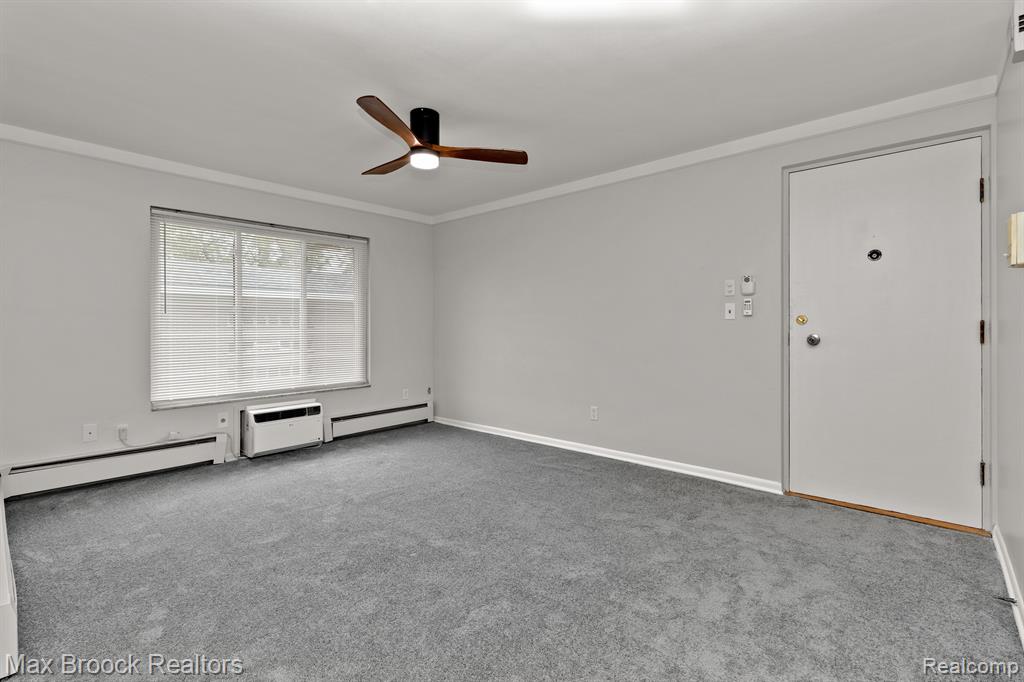15249 East 9 Mile Road Eastpointe, MI 48021 - Photo 3 of 15