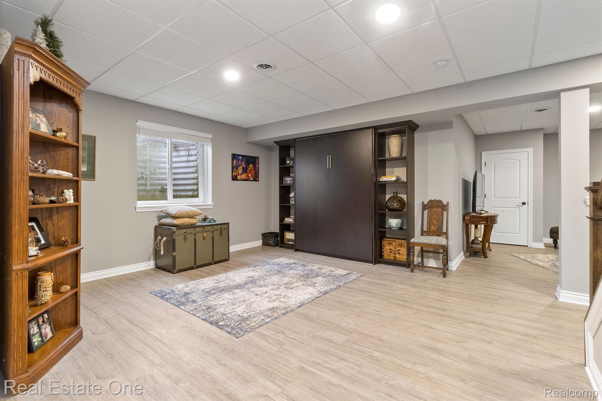 1075 Hampshire Court Rochester, MI 48307 - Photo 43 of 62 Gallery Image 43