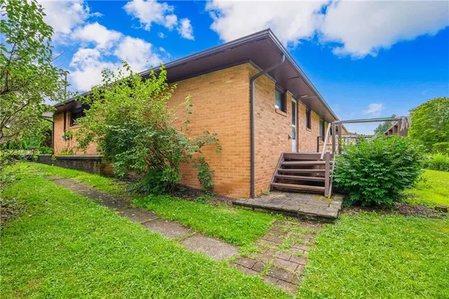 $235,000 | 1408 Dwight Drive, Johnstown, PA 15904