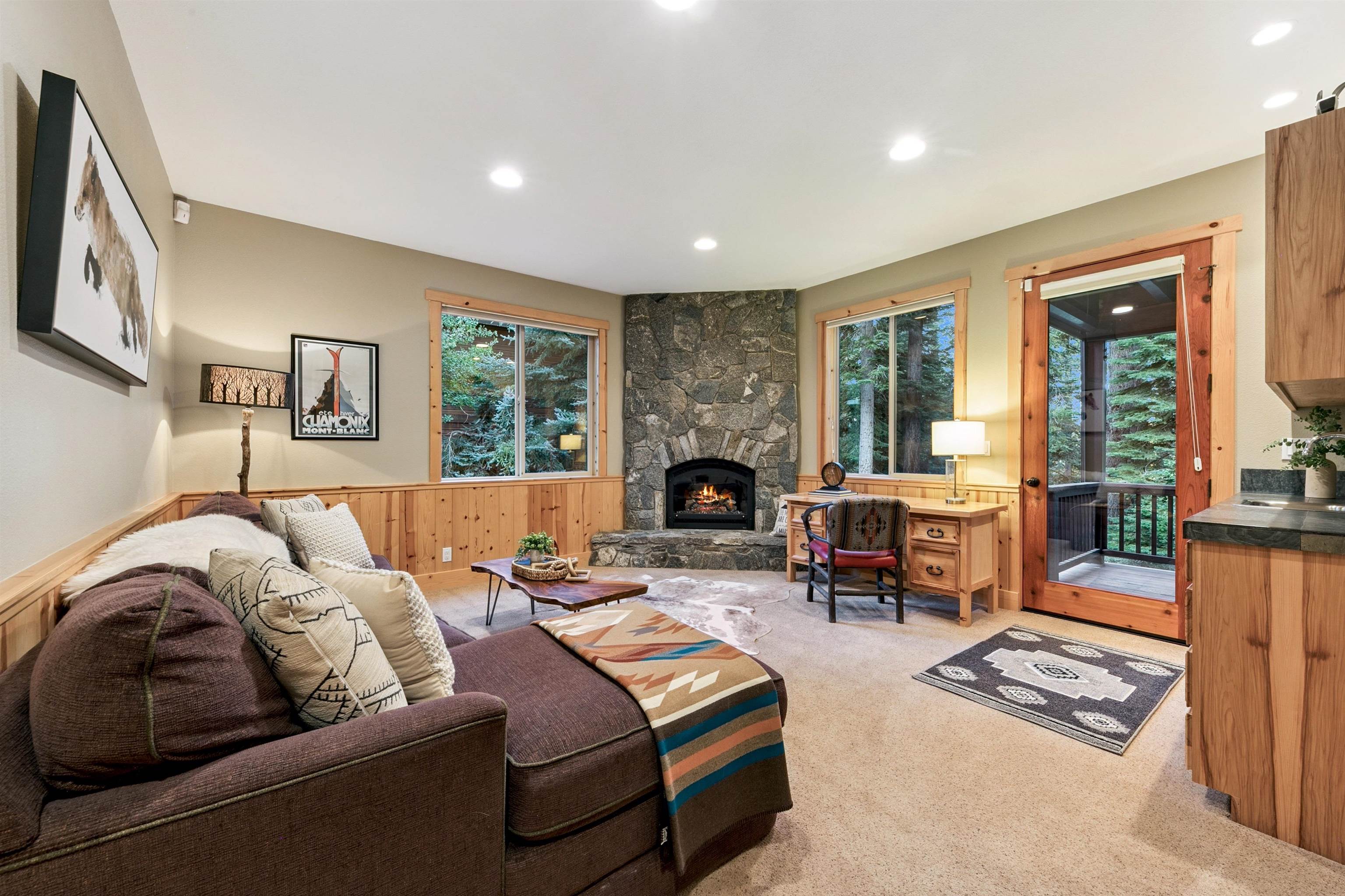 11781 Chamonix Road Truckee, CA 96161 - Photo 13 of 28 Gallery Image 13