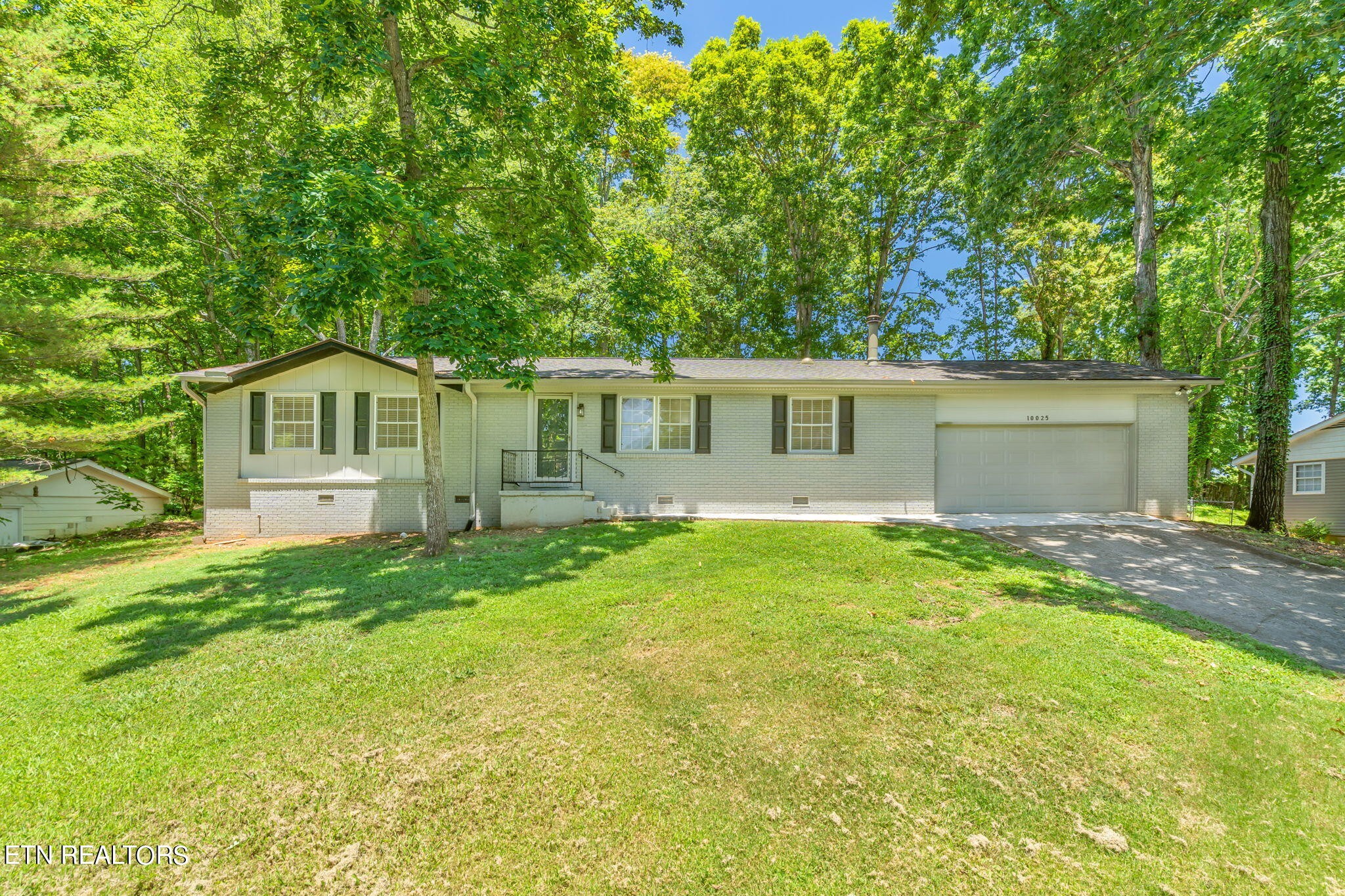 10025 Bluegrass Road Knoxville, TN 37922 - Photo 1 of 32 Gallery Image 1